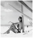 La supermodelo Carmen Dell´Orefice tomando el sol en Bahamas, a